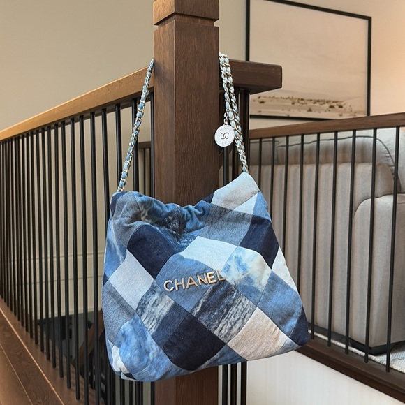 CHANEL DENIUM Shoulder Tote/Hobo Bag w Chanel snaps with charm - Picture 6 of 16